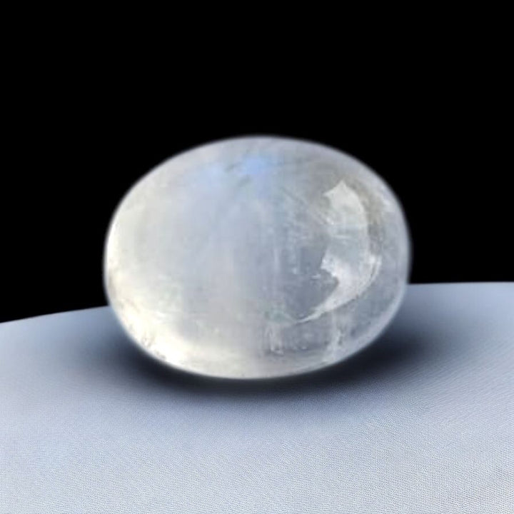 Natural Moonstone – 9.15 Carats Oval Cabochon