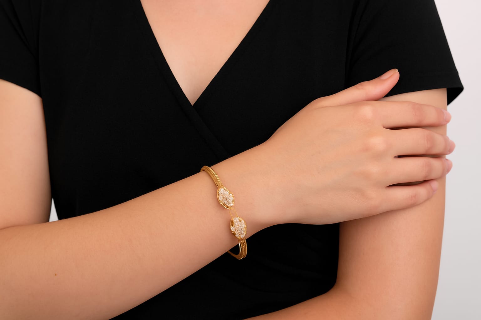 Luxury Crystal Panther Cuff Bracelet
