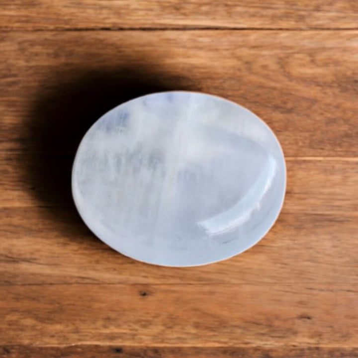 Natural Moonstone – 8.18 Carats Oval Cabochon
